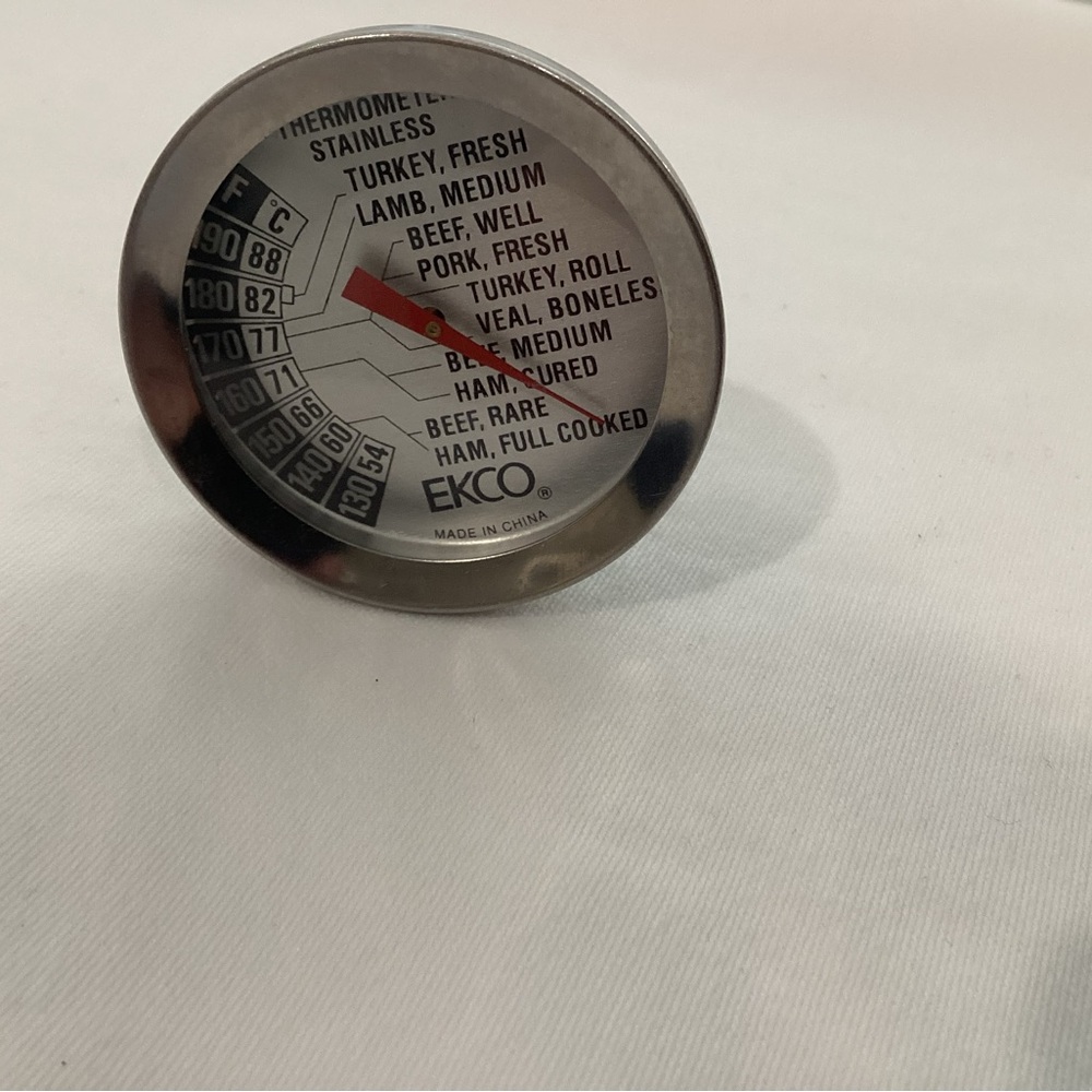 Vintage meat thermometer, vintage-pre-owned. Stainless round, accurate.